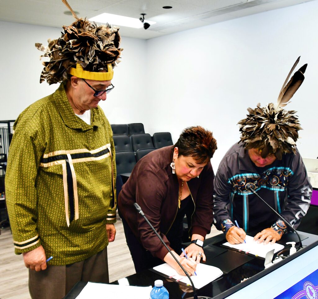PRESS RELEASE:
SIX NATIONS OF THE GRAND RIVER 59TH ELECTED COUNCIL AND MEN’S FIRE TAKE JOINT STEP TOWARD TRANSPARENCY
For Immediate Release: June 10th, 2026
OHSWEKEN, ON – Six Nations of the Grand River Elected Council (SNGREC) and representatives of the Hodiskeagehda Men’s Fire (Men’s Fire) are, together, seeking transparency and accountability.
SNGREC is joining a proposed class action led by Hodiskeagehda Men’s Fire. The legal action is against the Haudenosaunee Development Institute (HDI), Aaron Detlor, Brian Doolittle, and related parties regarding consultation and accommodation funds that HDI has received on behalf of the Six Nations of the Grand River community.
Both SNGREC and the Men’s Fire agree that community members have a right to know how these funds have been collected, managed, and used.
An agreement was reached (and signed by SNGREC and the Men’s Fire on June 9, 2026) to add Six Nations of the Grand River as a party to the litigation led by Bill Monture and Wilfred Davey. This agreement specifies that any funds recovered through the court process would go into a trust to benefit our community.
This joint effort is a step towards greater transparency and building a path forward that benefits all members of Six Nations.
This historic agreement also recognizes and represents collaboration among Six Nations of the Grand River leadership to uphold our collective responsibilities.
-30-
Media Contact Information:
Darrien Bomberry, Public Relations Coordinator
P: (226) 387-0826
1695 Chiefswood Road, P.O. Box 5000, Ohsweken Ontario N0A 1M0